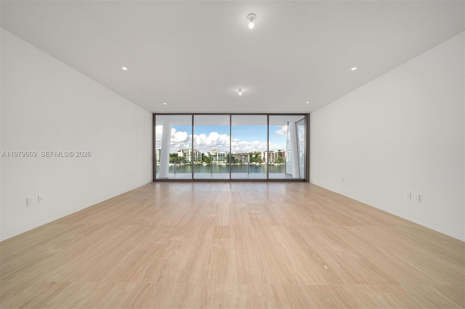 5 Grove Isle Dr # L506