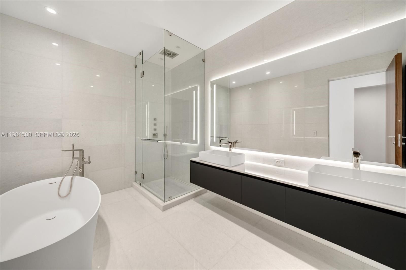 5 GROVE ISLE DR # L402