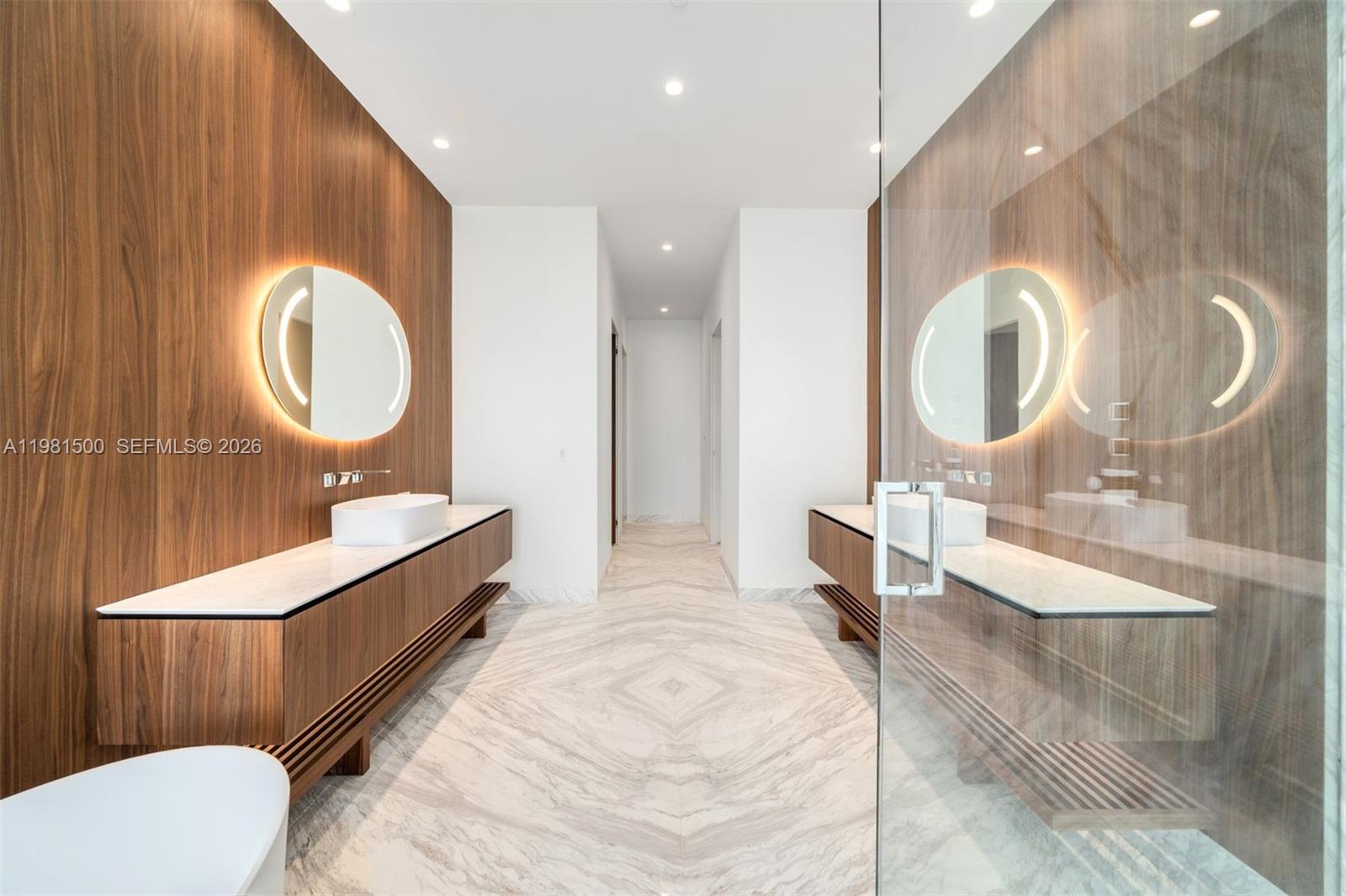 5 GROVE ISLE DR # L402