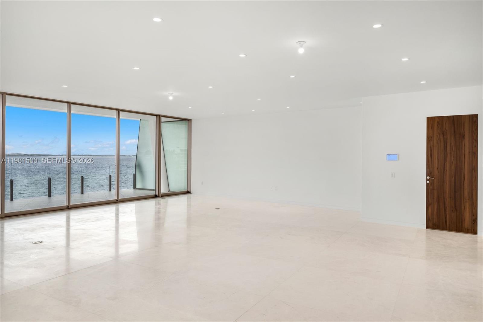 5 GROVE ISLE DR # L402