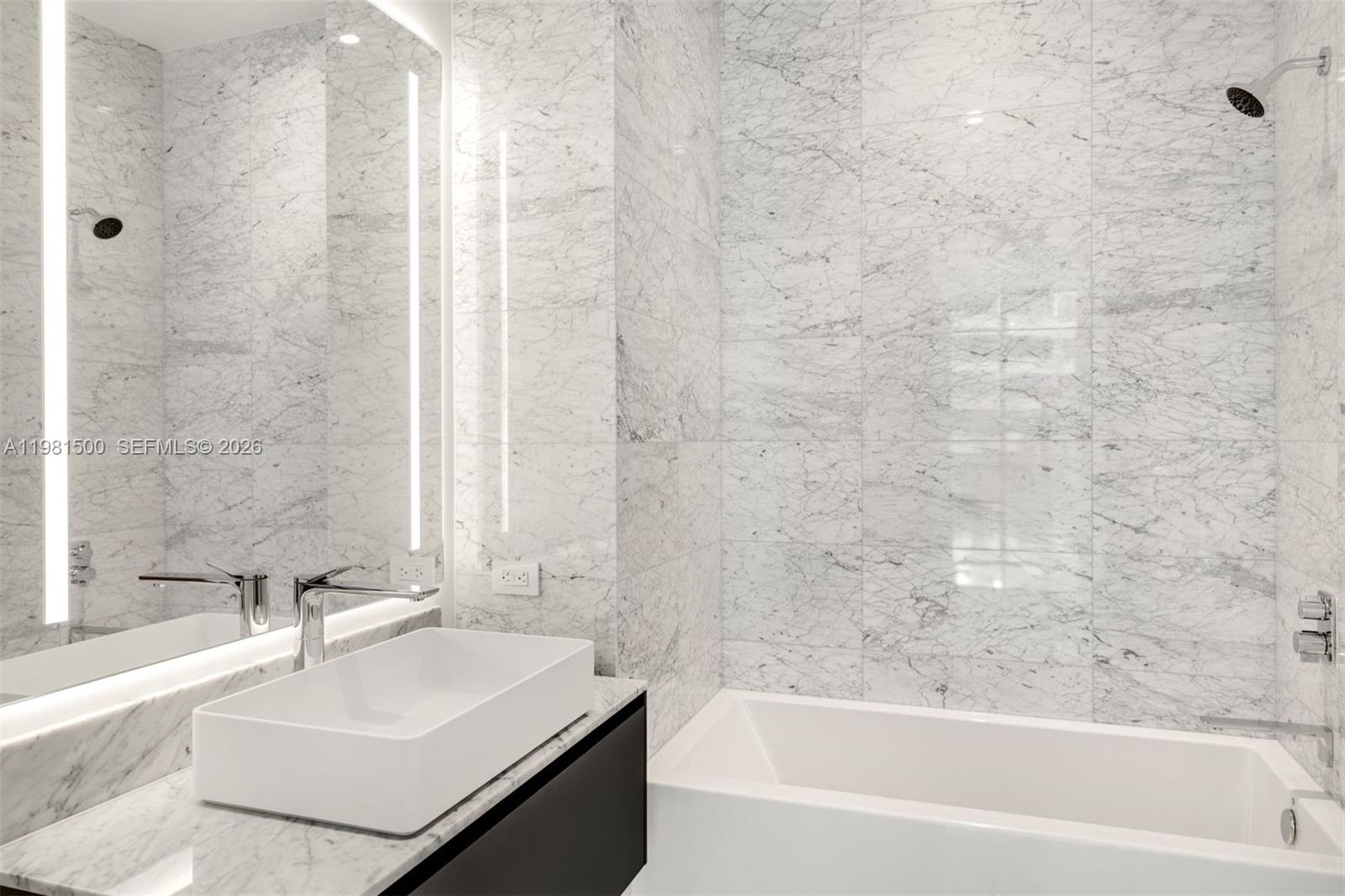 5 GROVE ISLE DR # L402