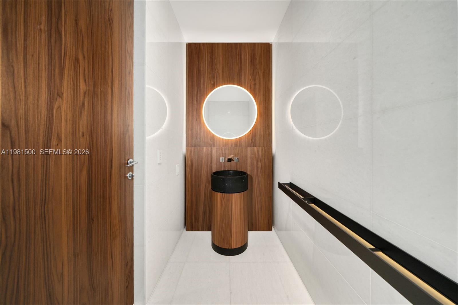 5 GROVE ISLE DR # L402