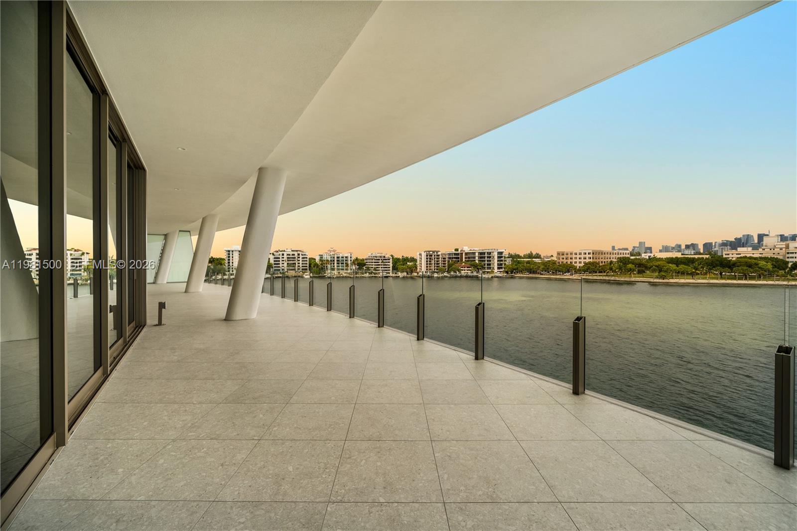 5 GROVE ISLE DR # L402