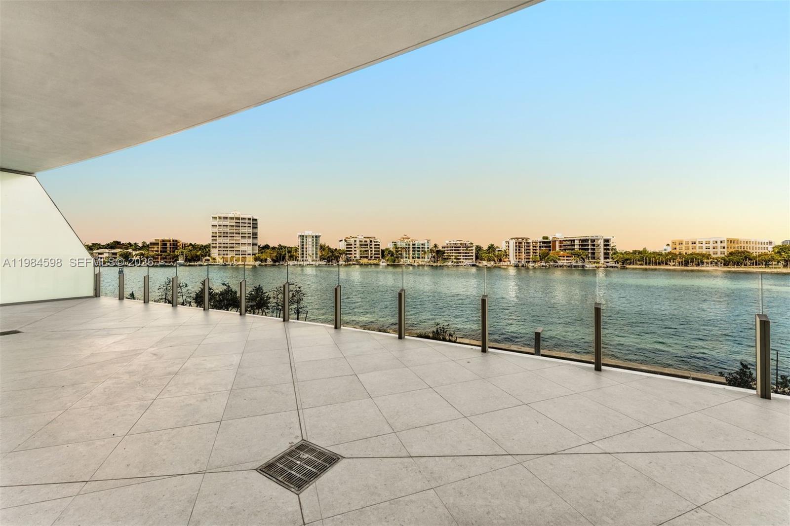 5 Grove Isle Dr # L204