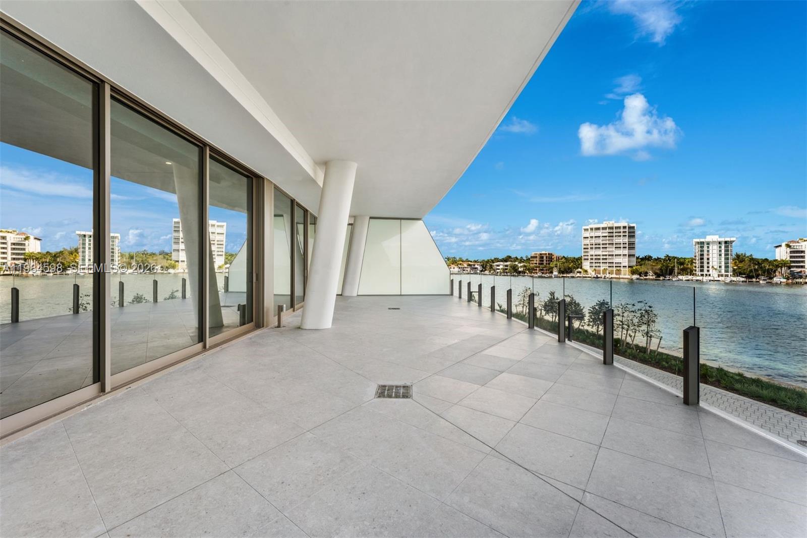 5 Grove Isle Dr # L204