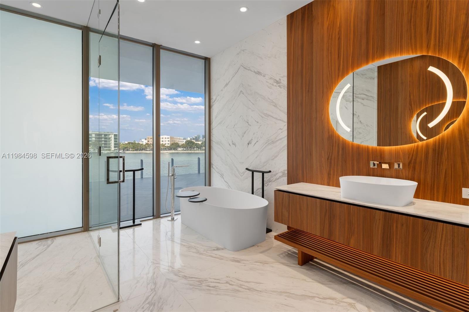 5 Grove Isle Dr # L204