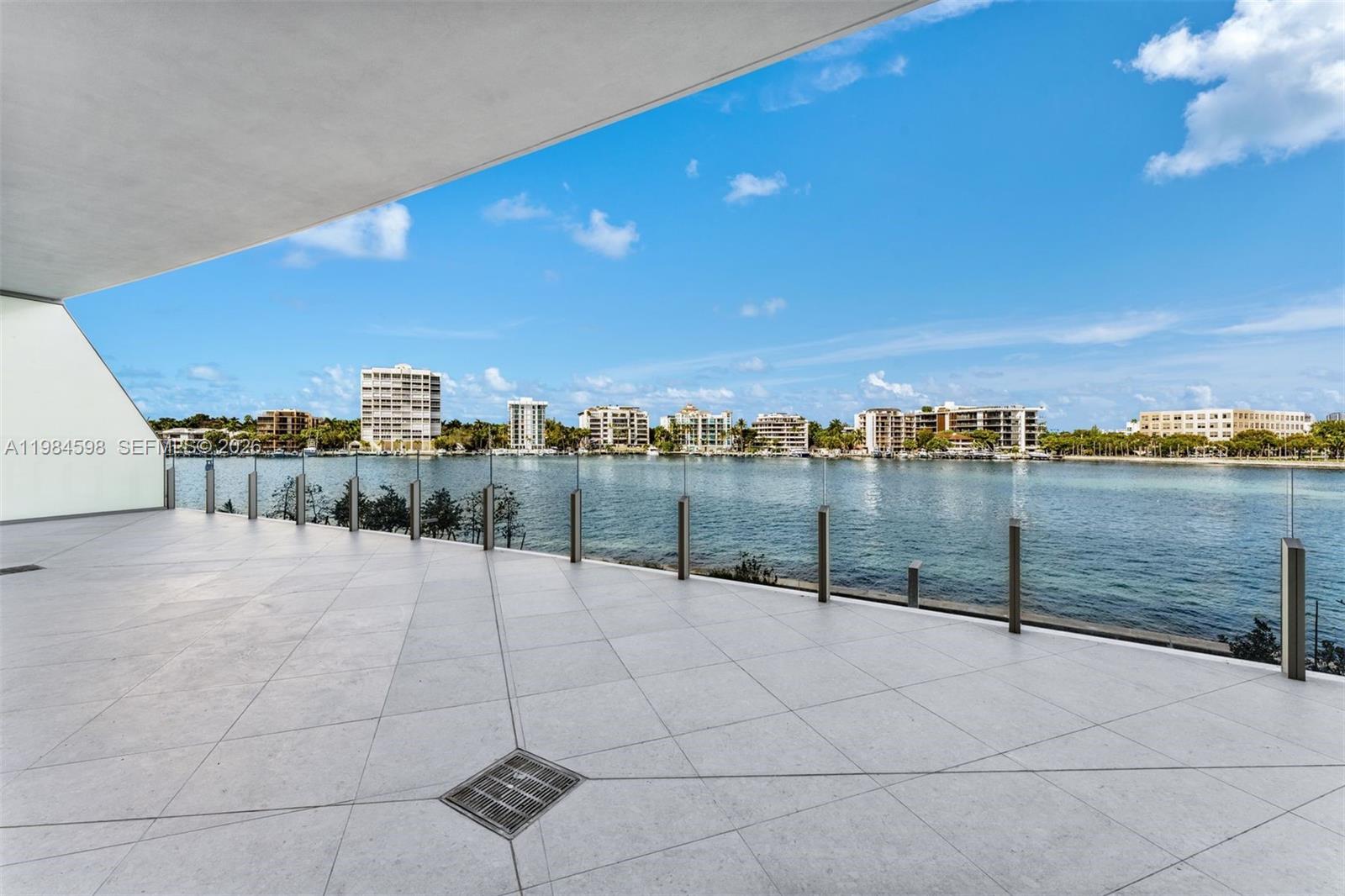 5 Grove Isle Dr # L204