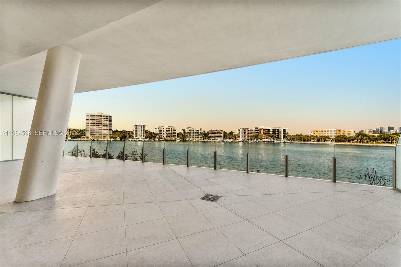 5 Grove Isle Dr # L204