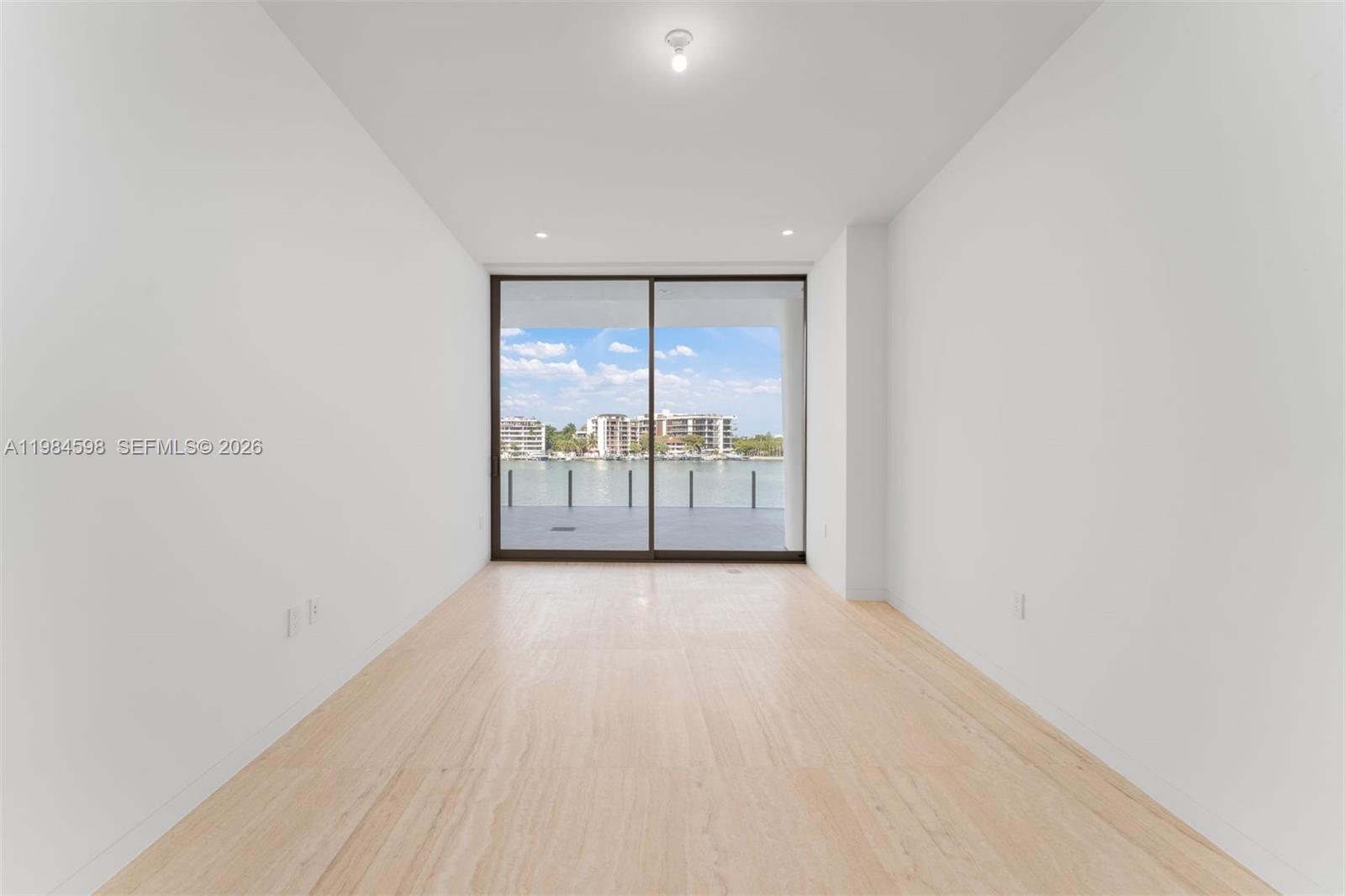 5 Grove Isle Dr # L204