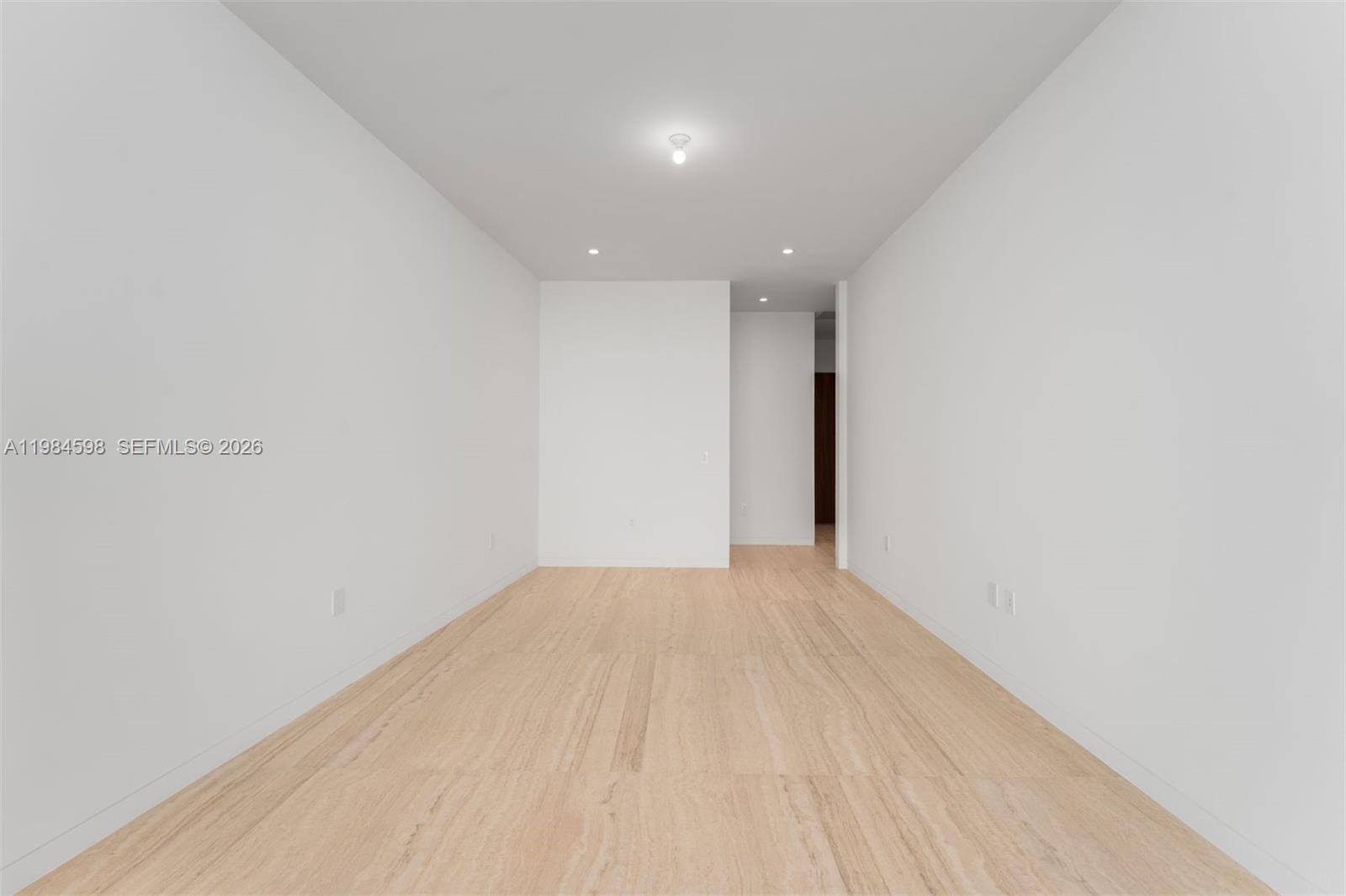 5 Grove Isle Dr # L204