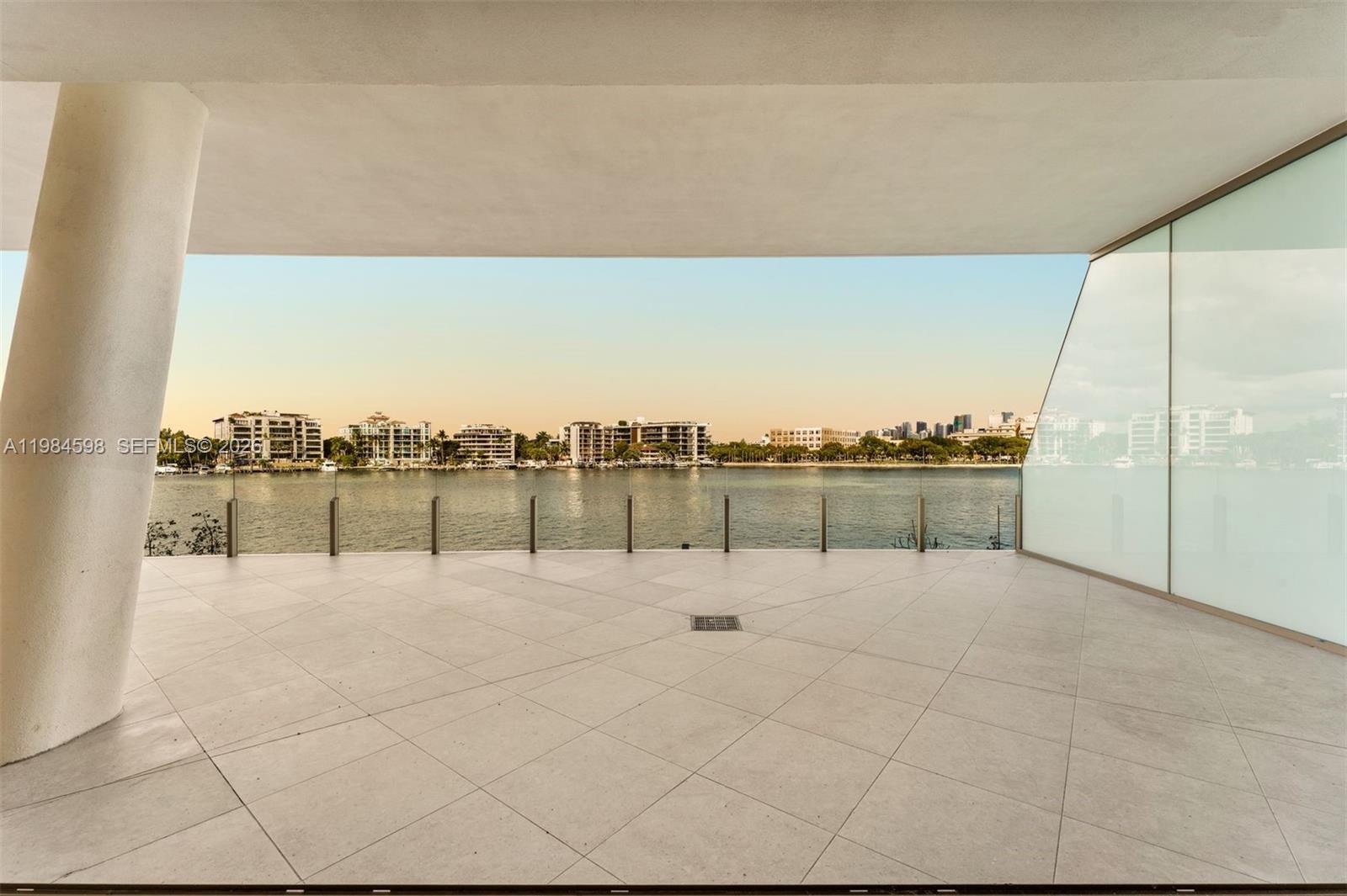 5 Grove Isle Dr # L204