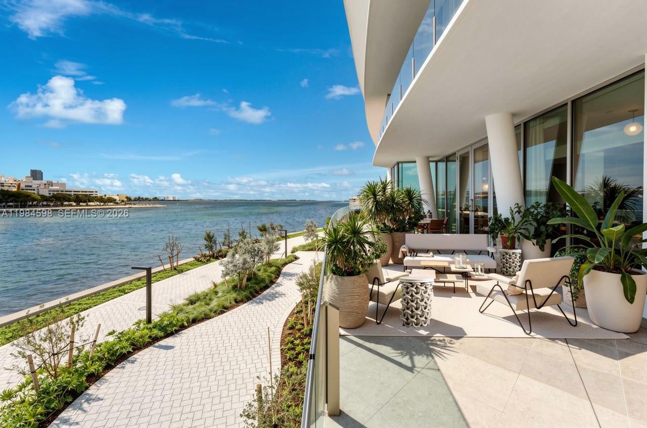 5 Grove Isle Dr # L204