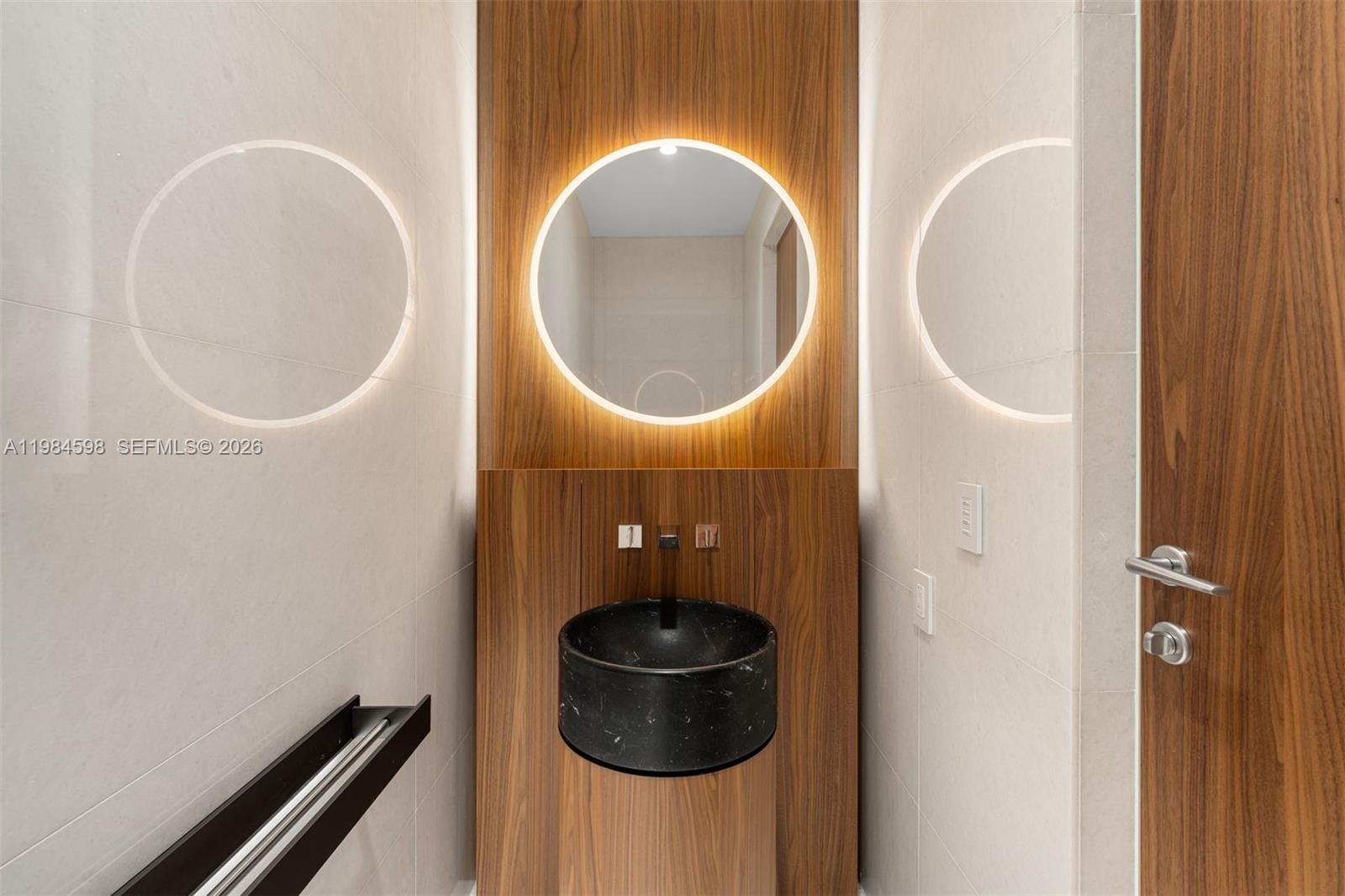 5 Grove Isle Dr # L204