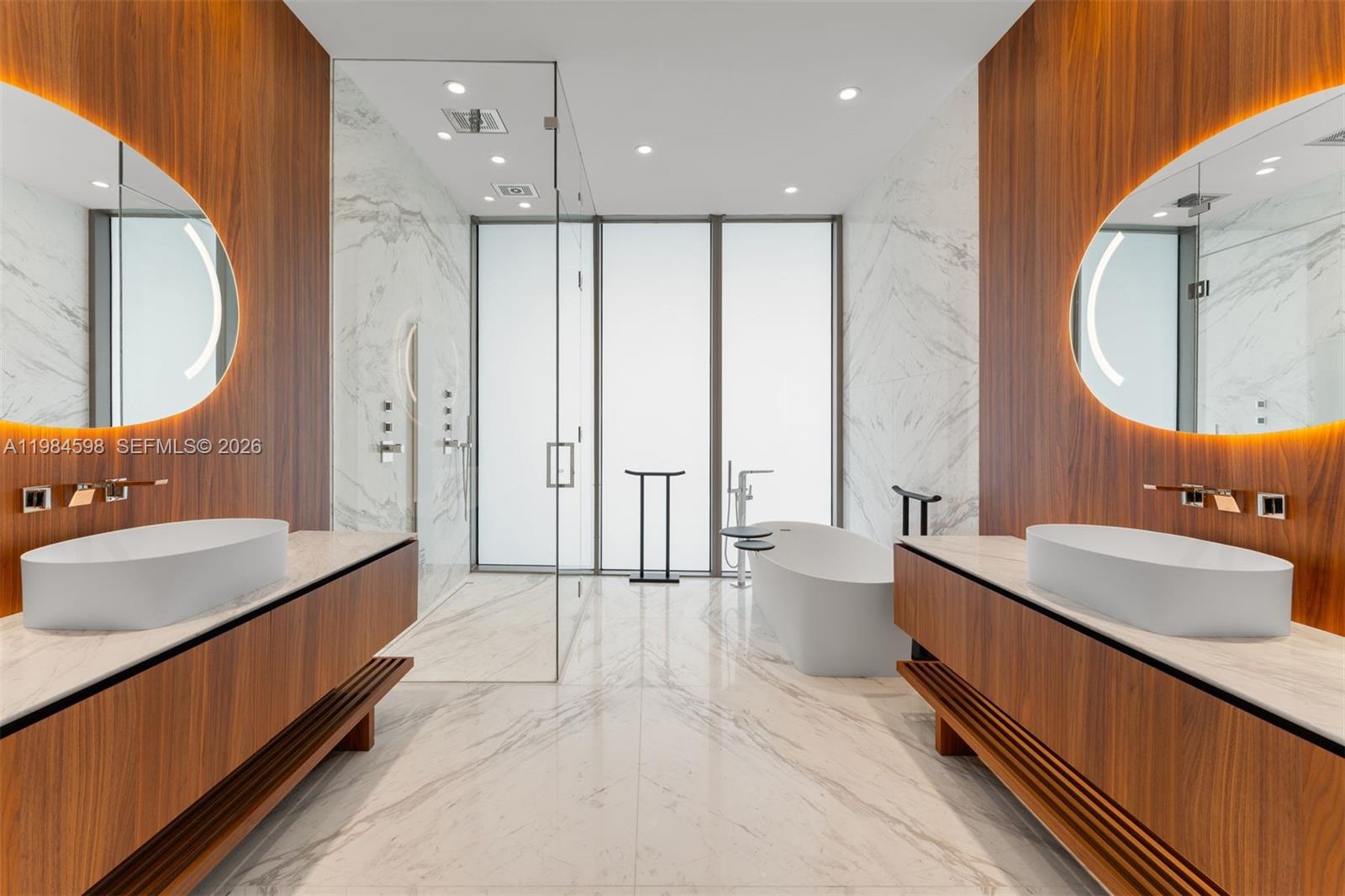 5 Grove Isle Dr # L204