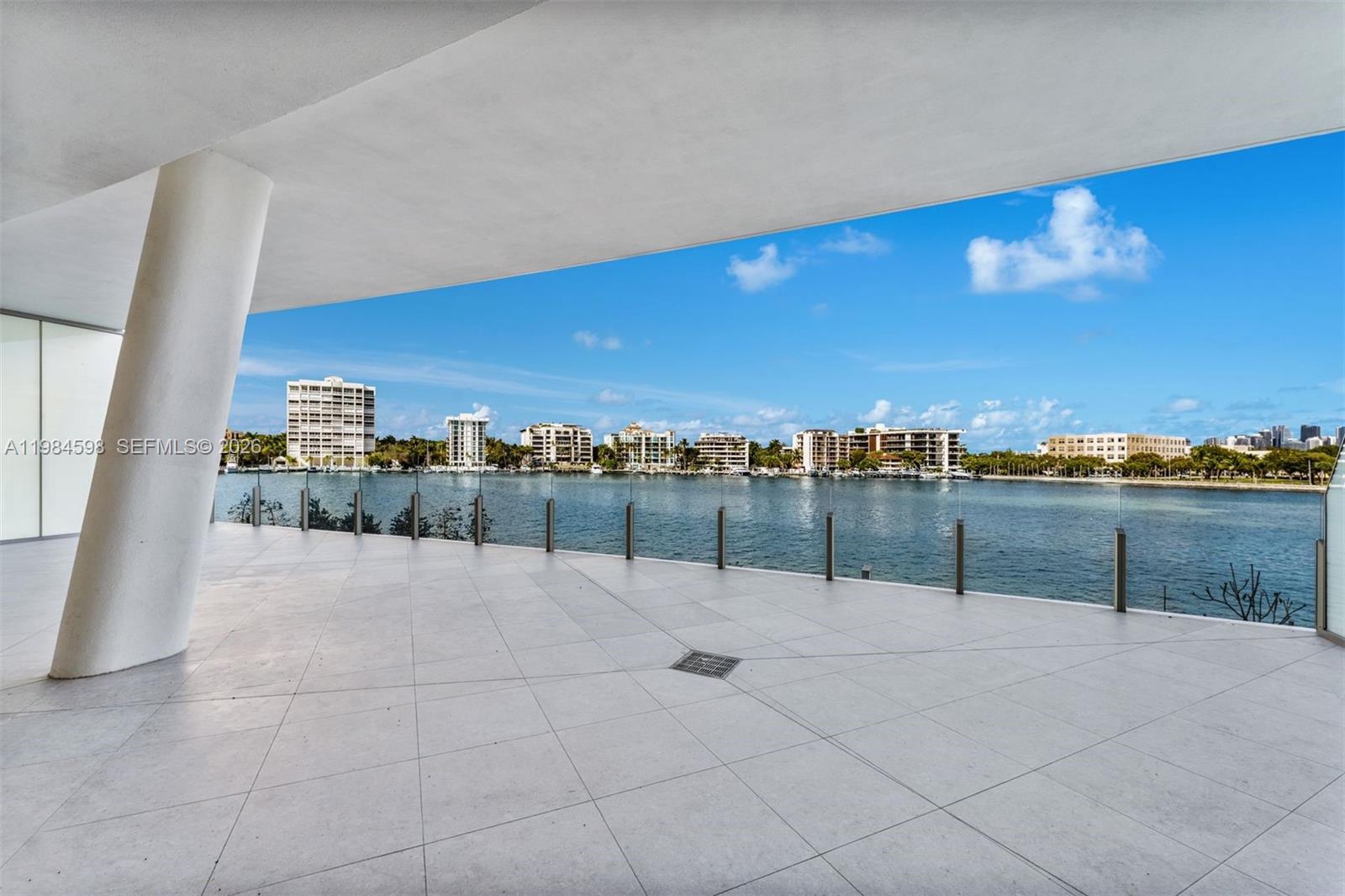 5 Grove Isle Dr # L204