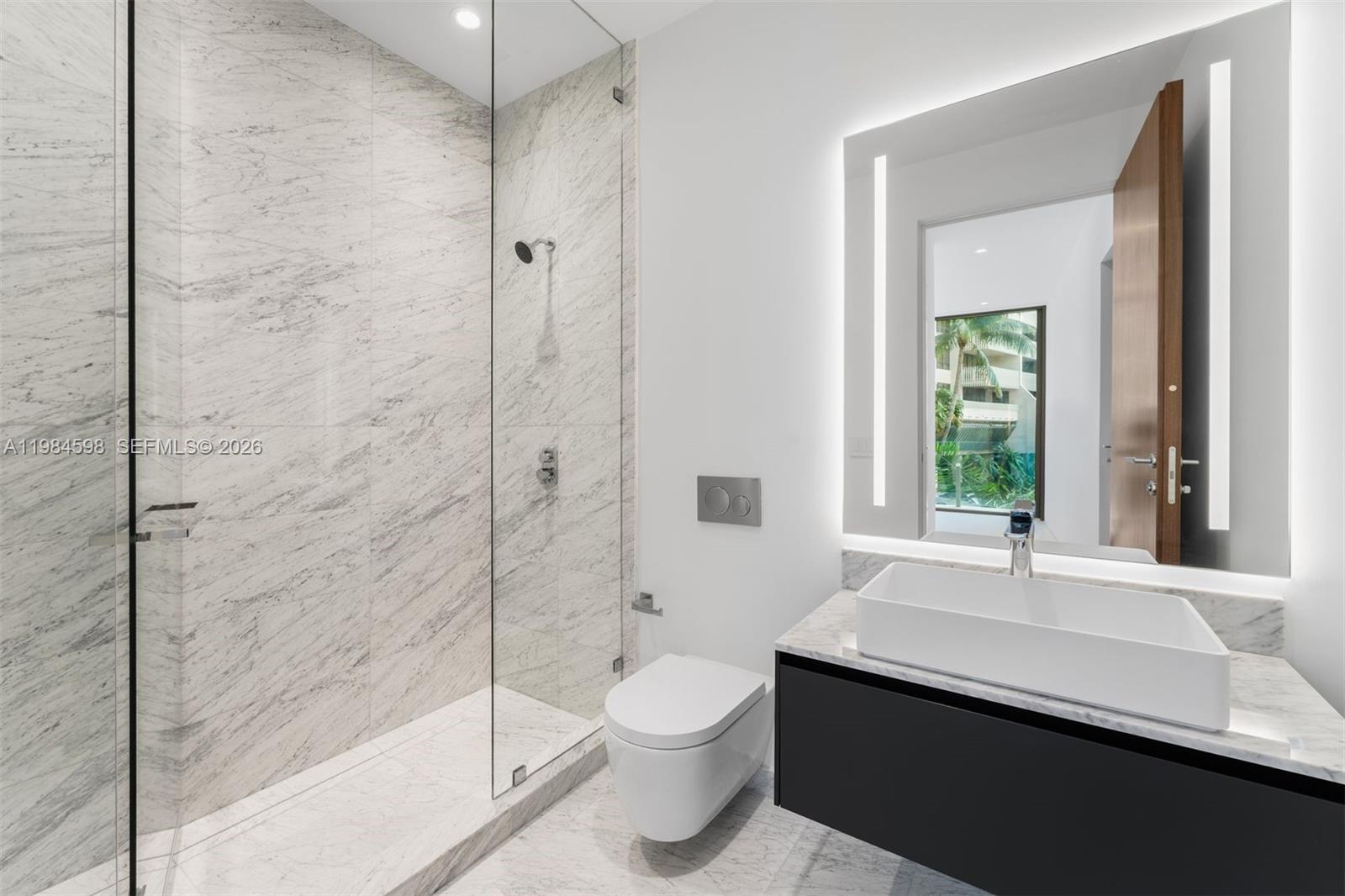 5 Grove Isle Dr # L204