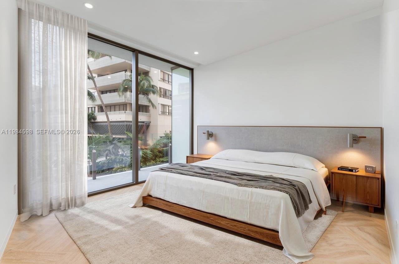 5 Grove Isle Dr # L204