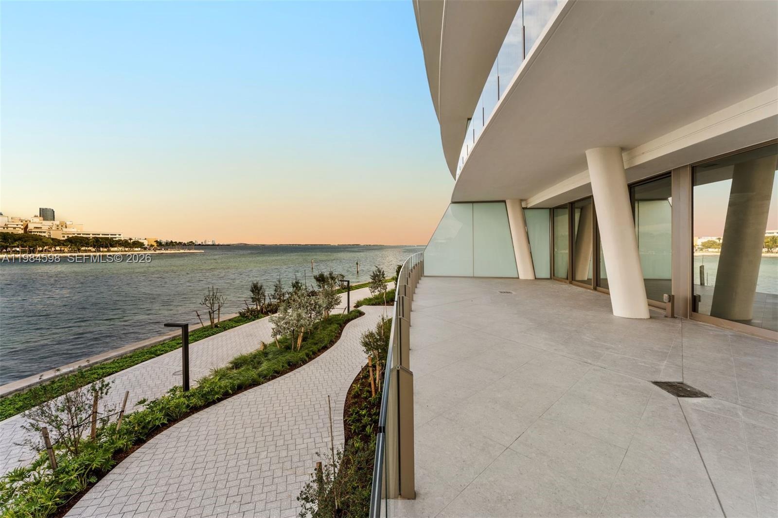 5 Grove Isle Dr # L204