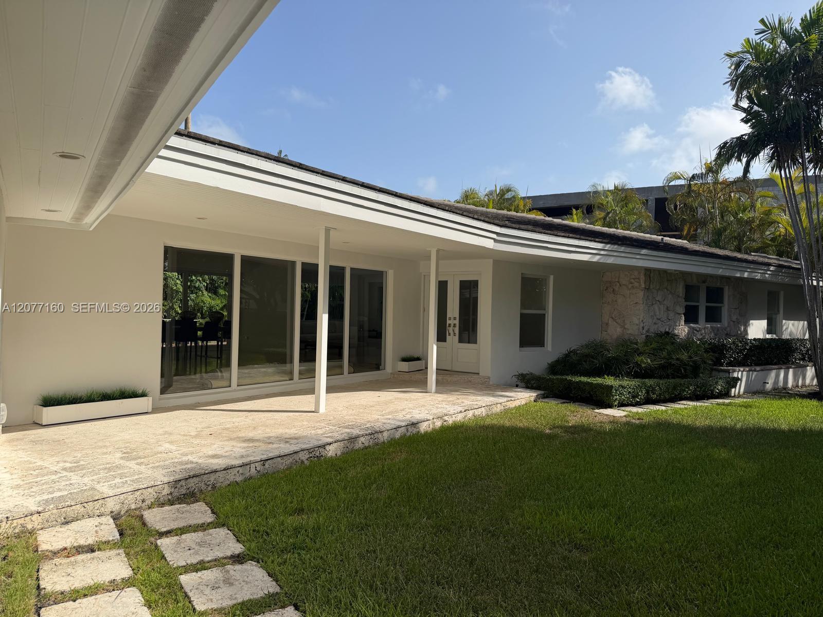 335 Harbor Dr