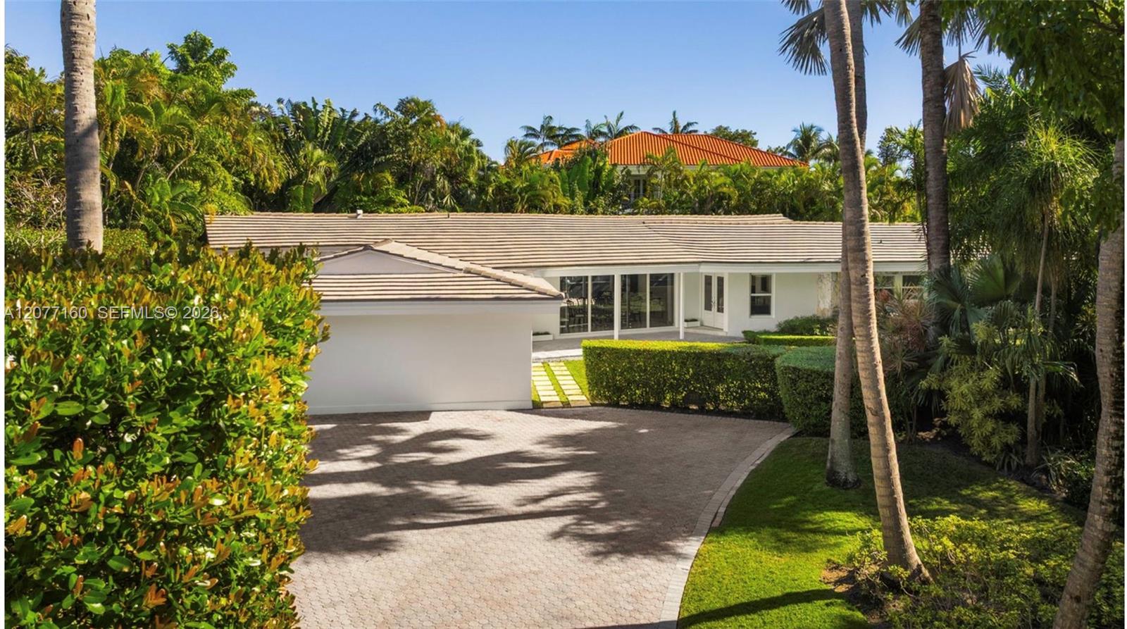 335 Harbor Dr