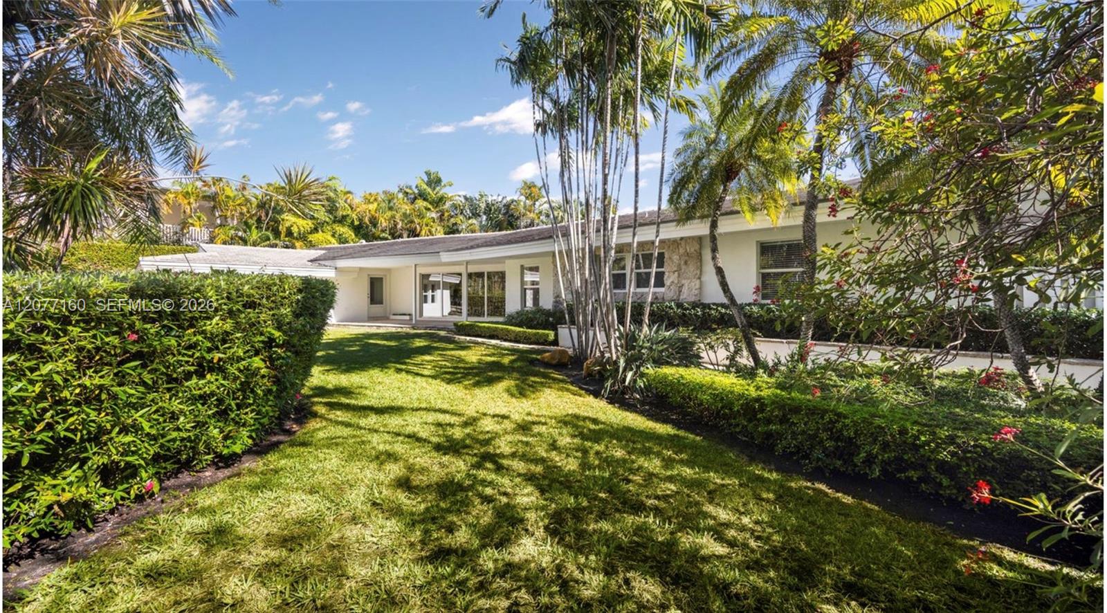 335 Harbor Dr