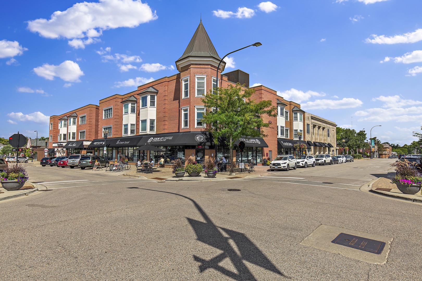 100 E STATION Street Unit: 220