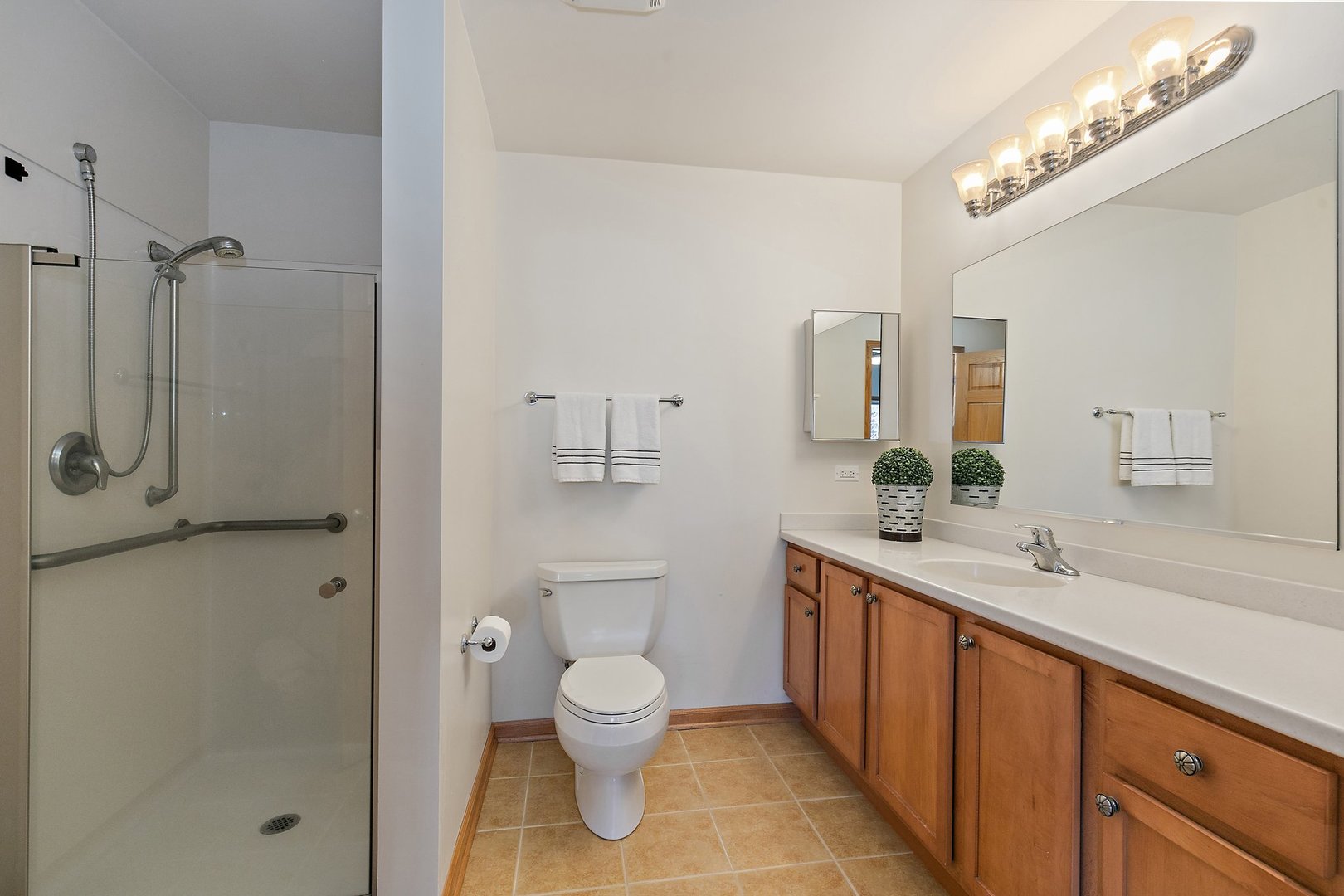 100 E STATION Street Unit: 220