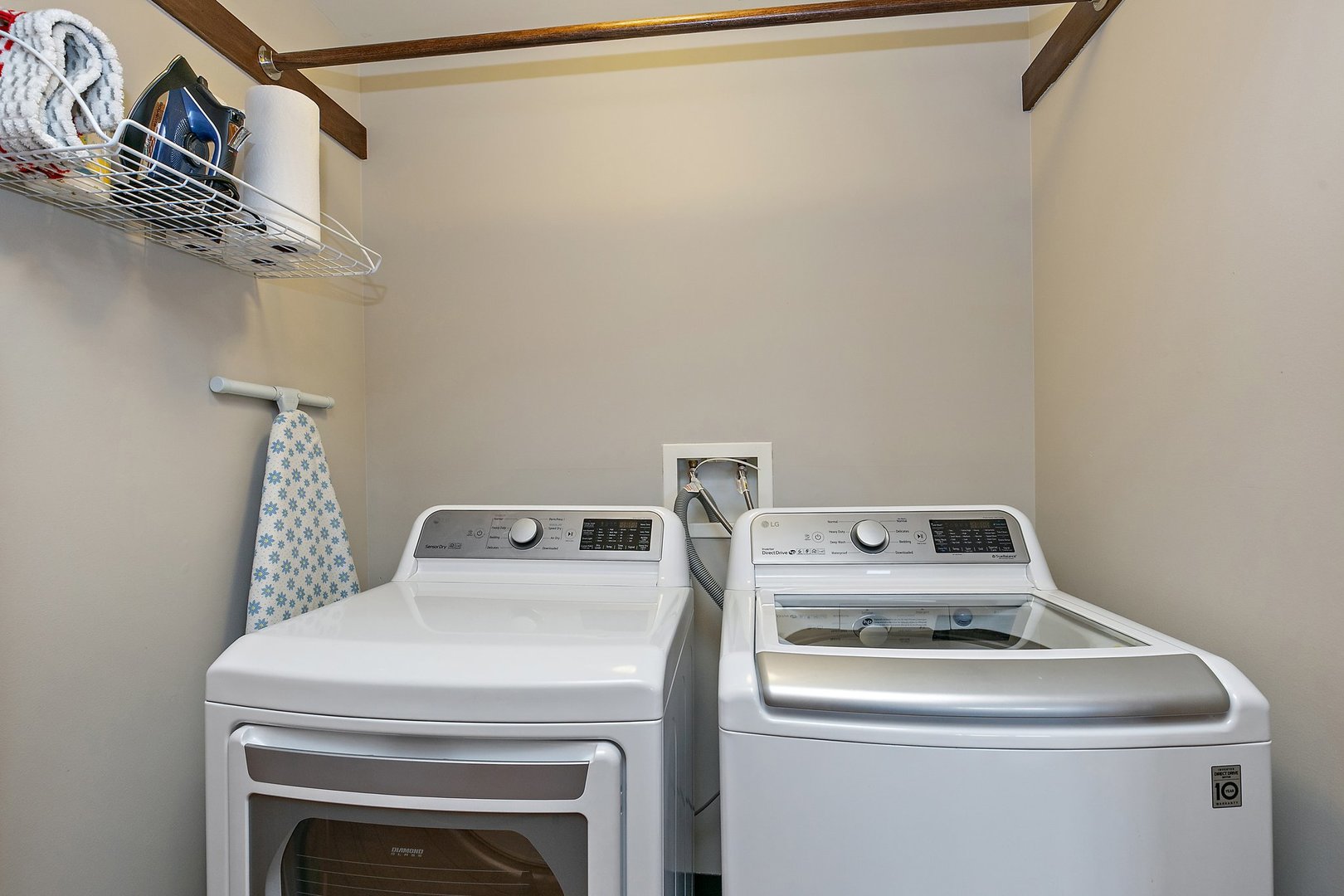 100 E STATION Street Unit: 220