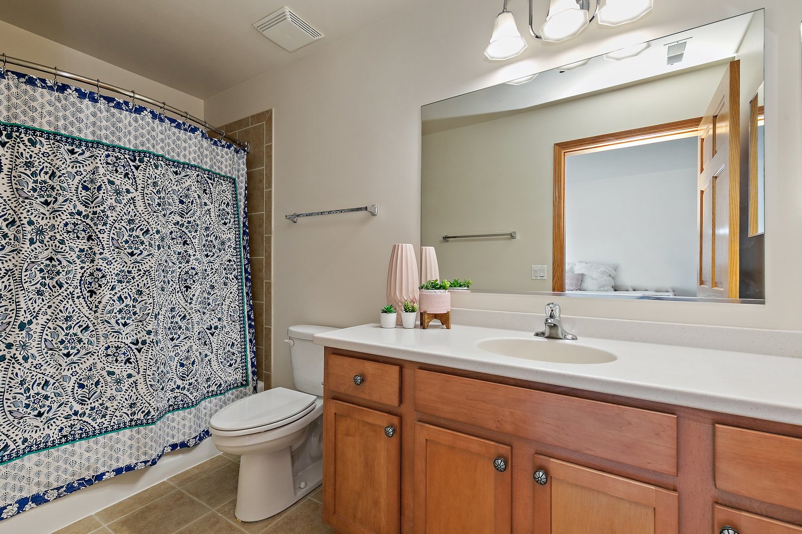 100 E STATION Street Unit: 220