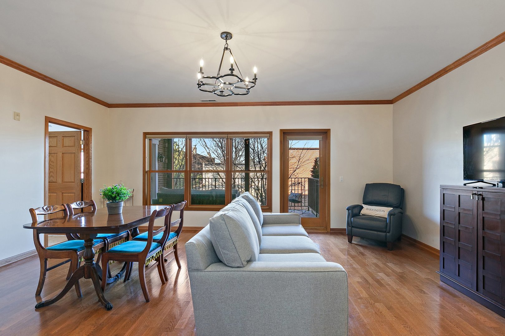 100 E STATION Street Unit: 220