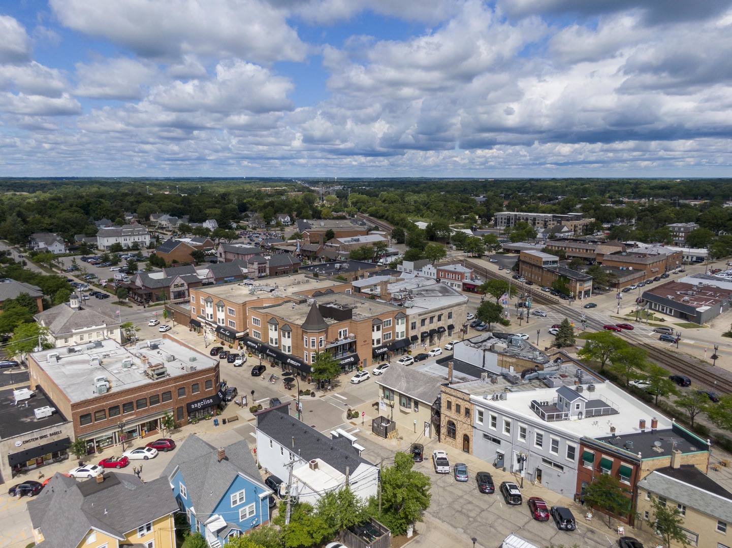 100 E STATION Street Unit: 220