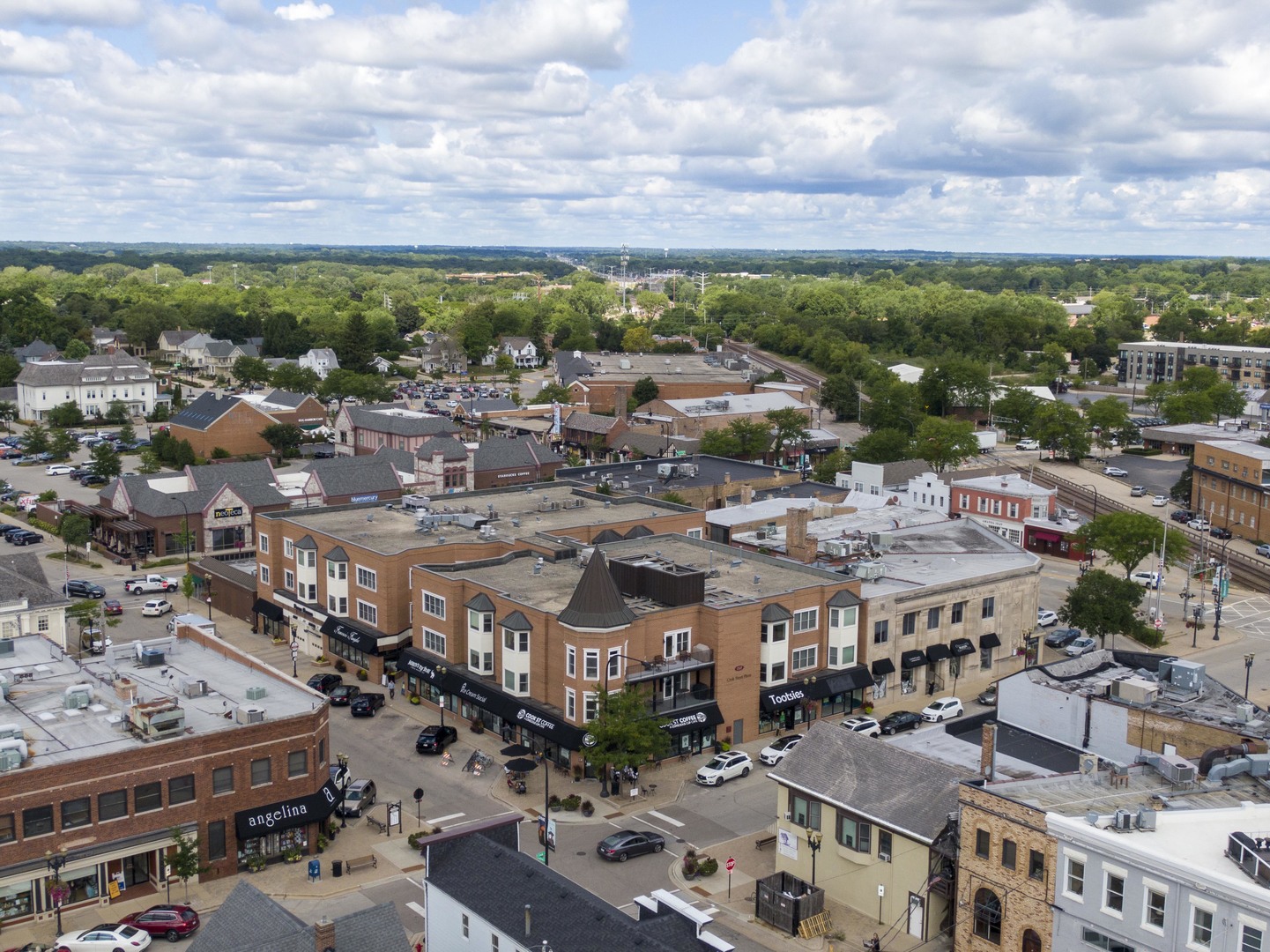 100 E STATION Street Unit: 220