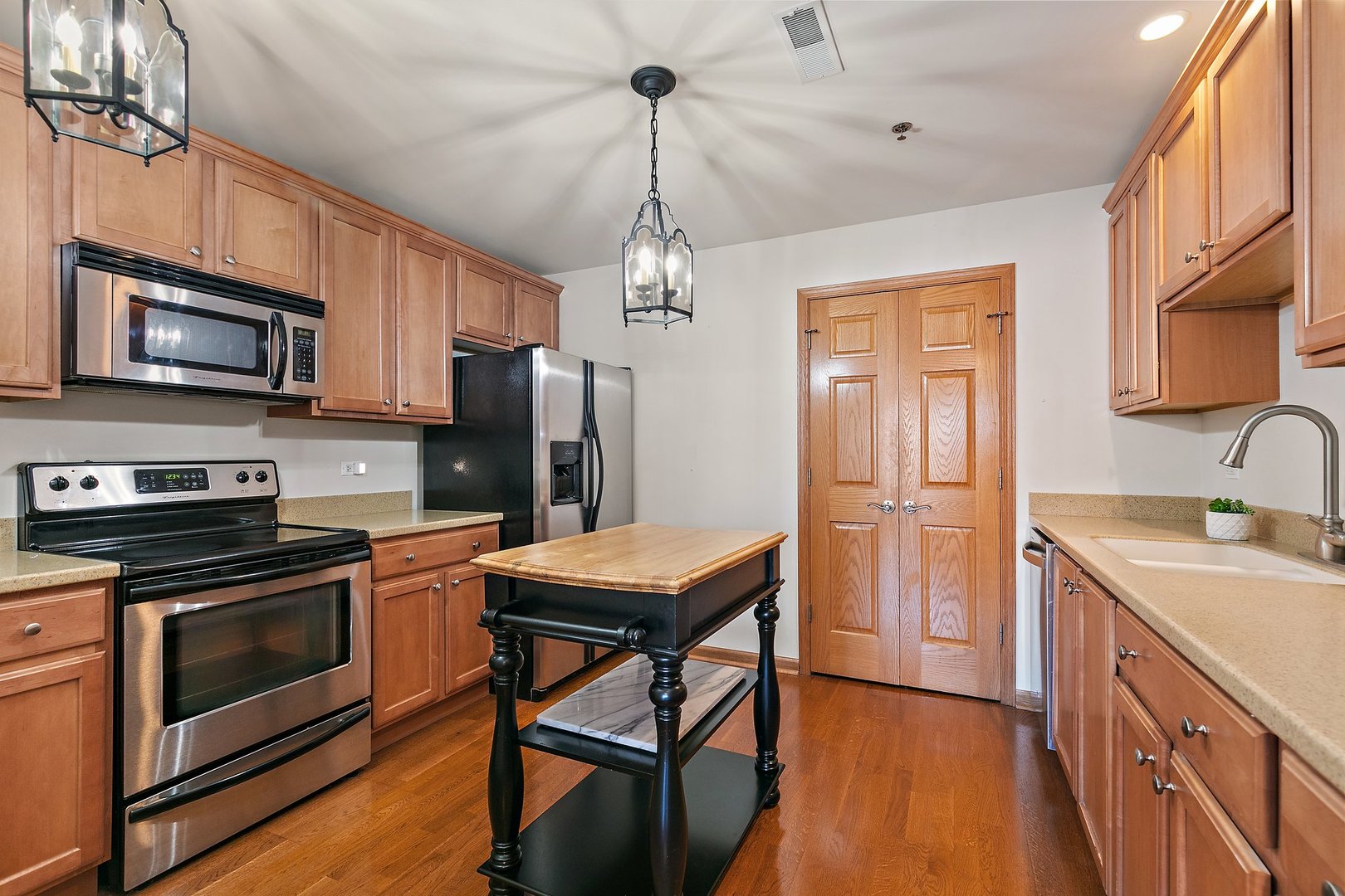 100 E STATION Street Unit: 220