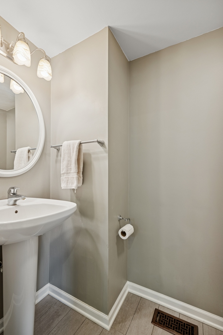 830 E HILLSIDE Avenue Unit: 830