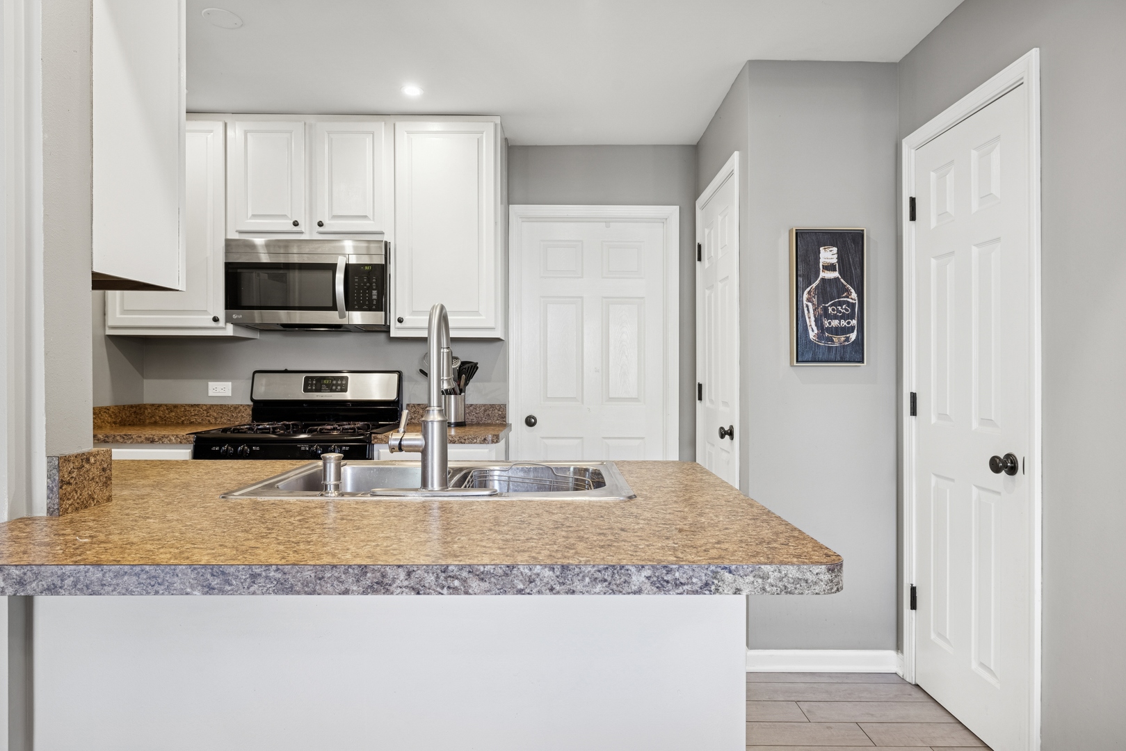 830 E HILLSIDE Avenue Unit: 830