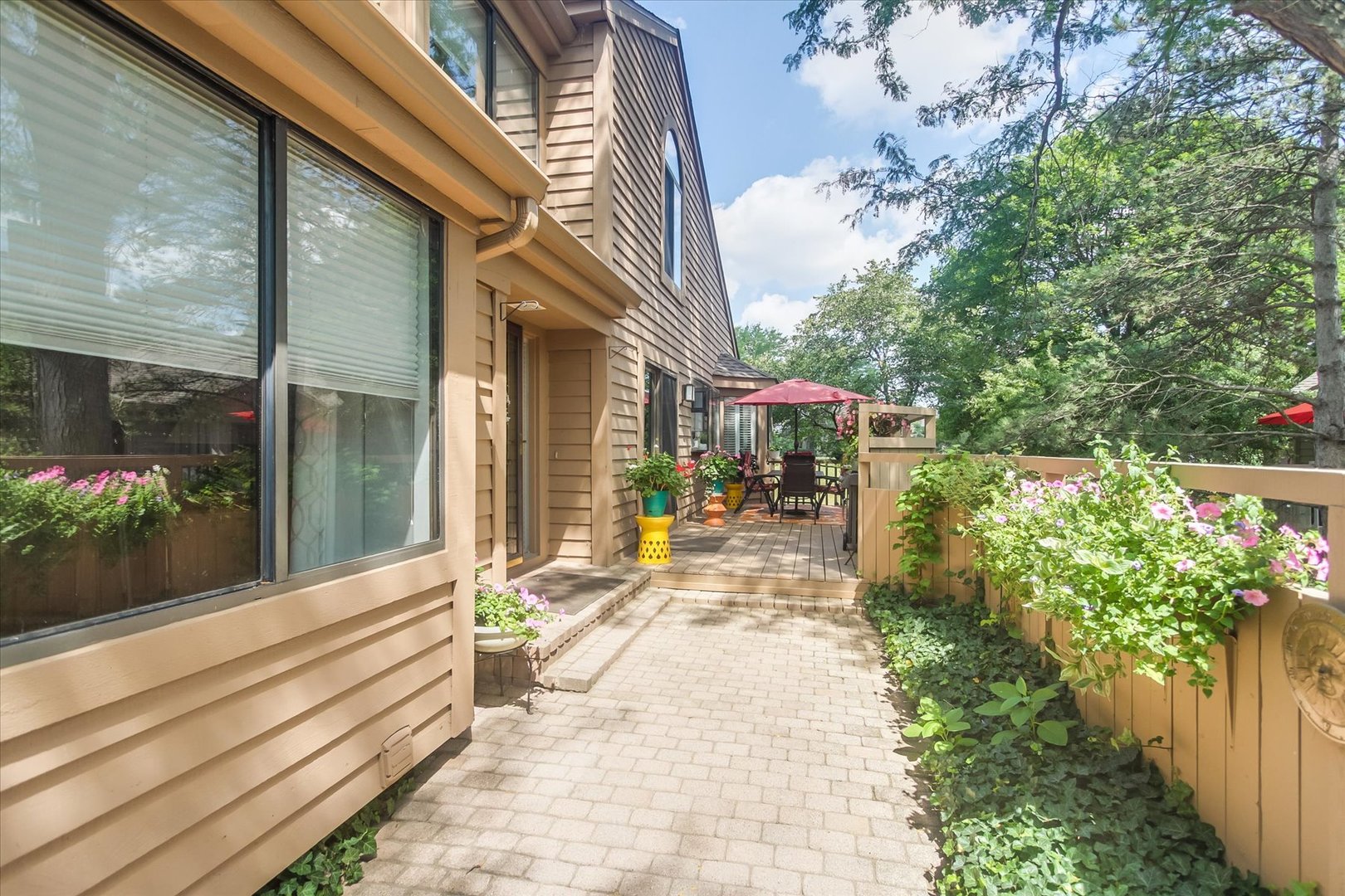 970 LONGMEADOW Court