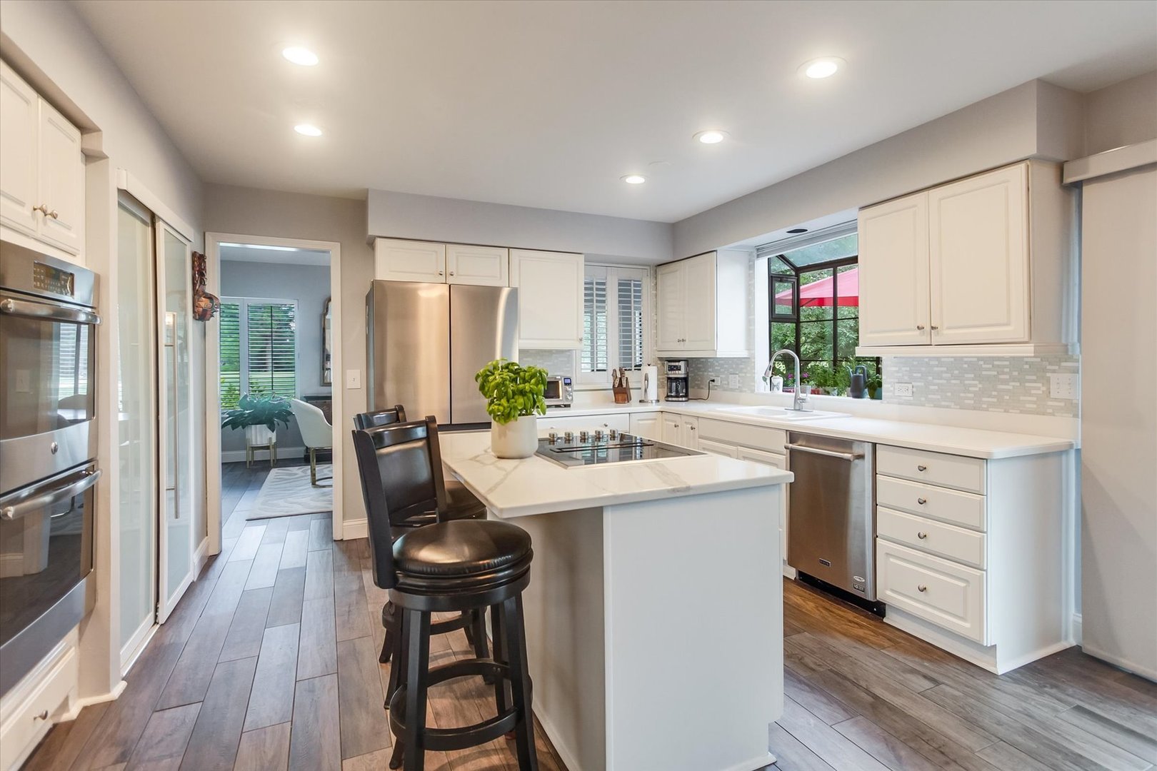 970 LONGMEADOW Court