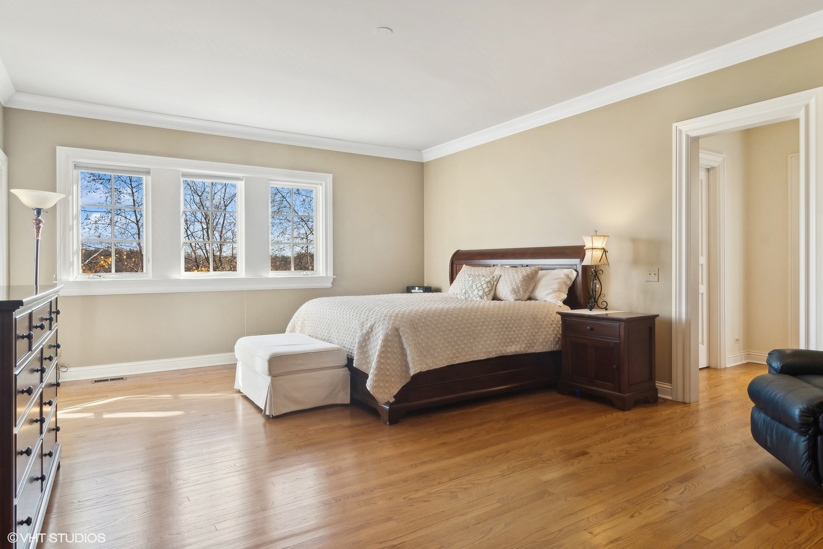 65 ROUND BARN Road
