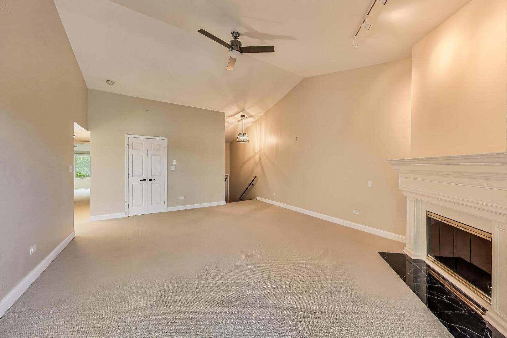 25 Shoreline Road Unit: B