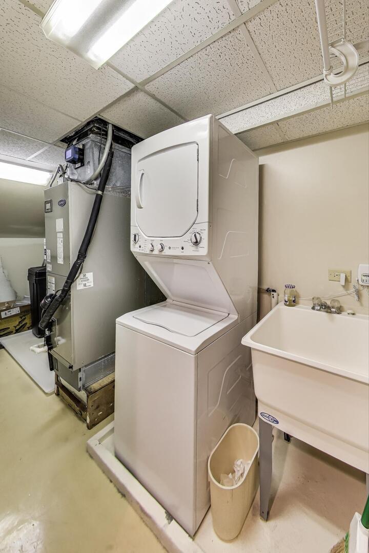 25 Shoreline Road Unit: B