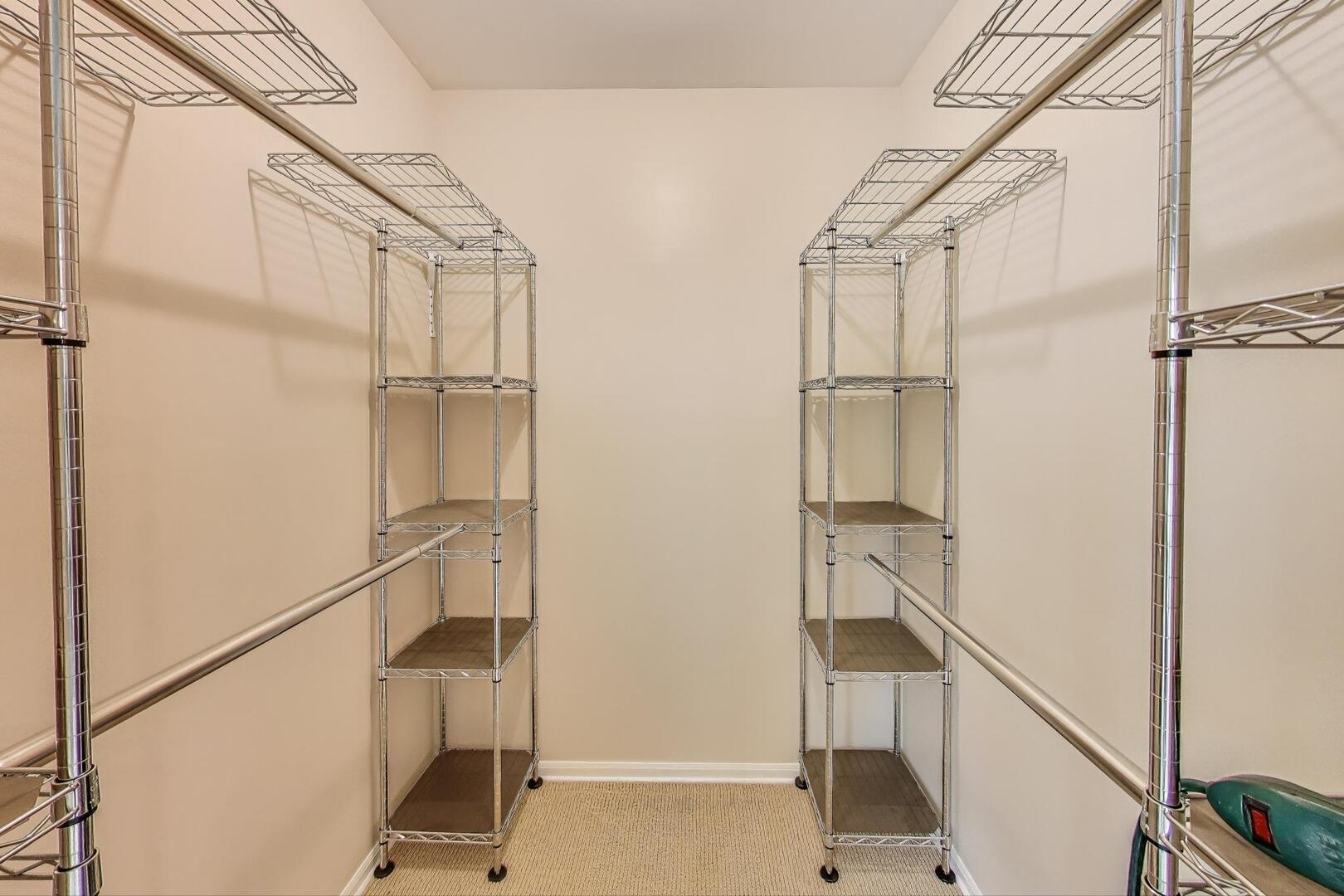 25 Shoreline Road Unit: B