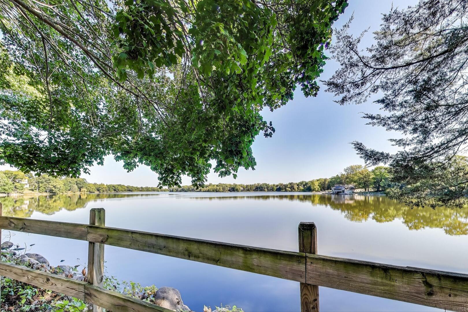 25 Shoreline Road Unit: B