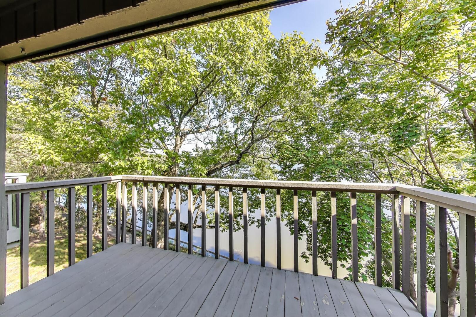 25 Shoreline Road Unit: B