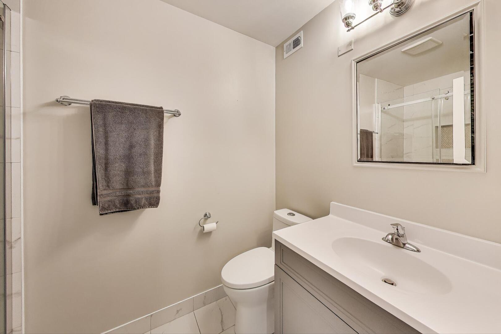 25 Shoreline Road Unit: B