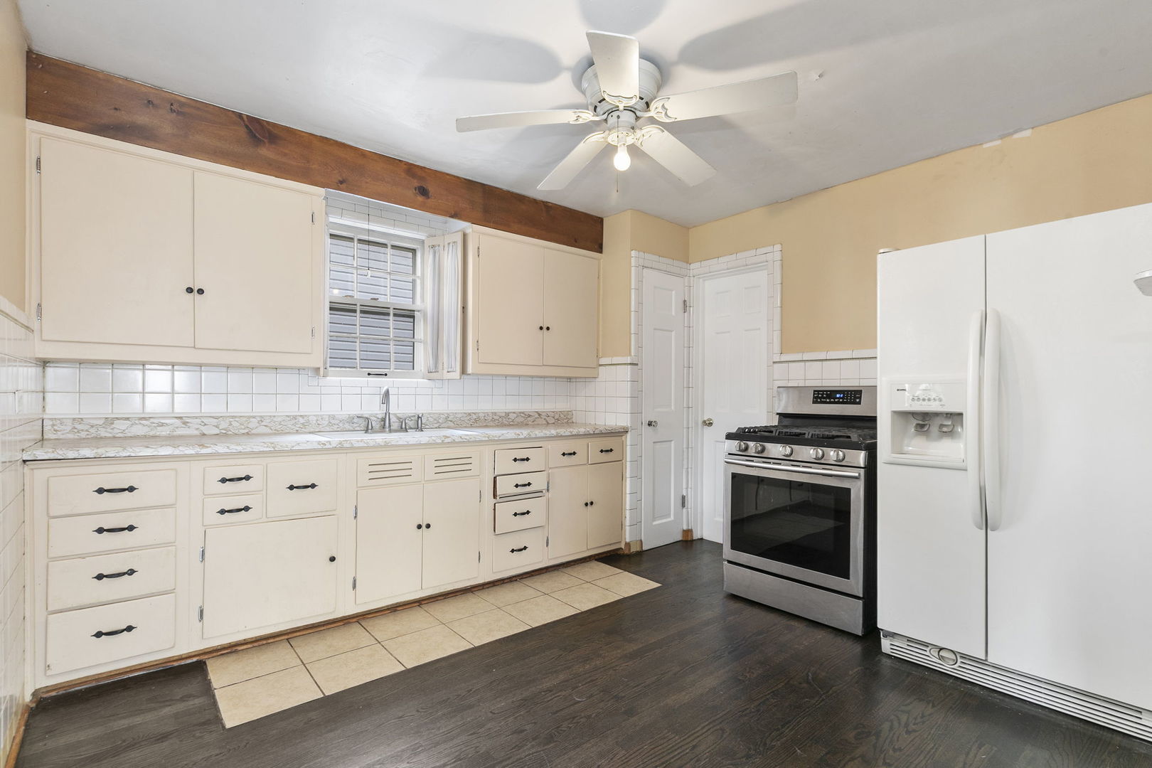 2930 N New England Avenue