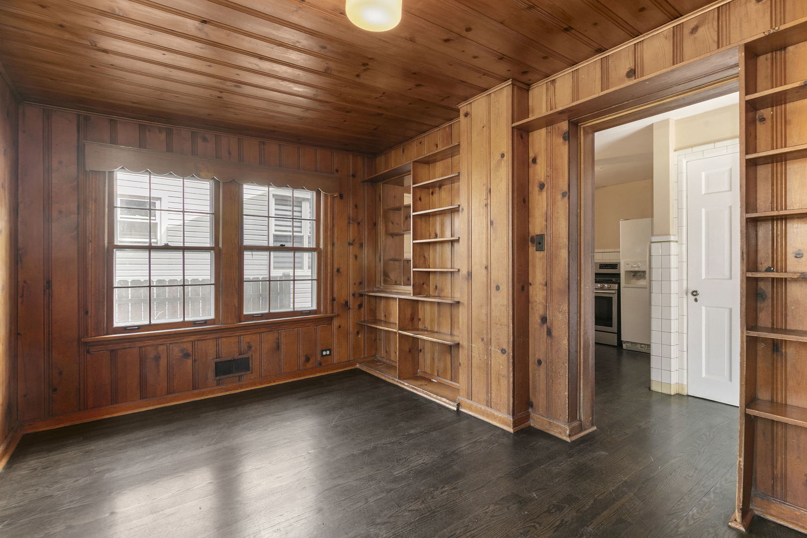 2930 N New England Avenue