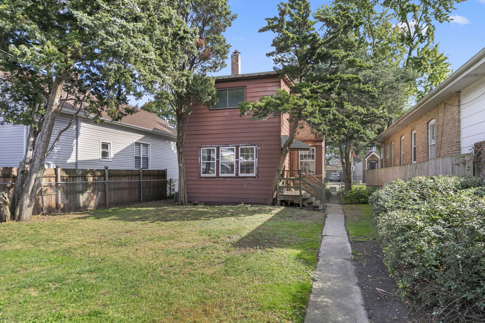 2930 N New England Avenue