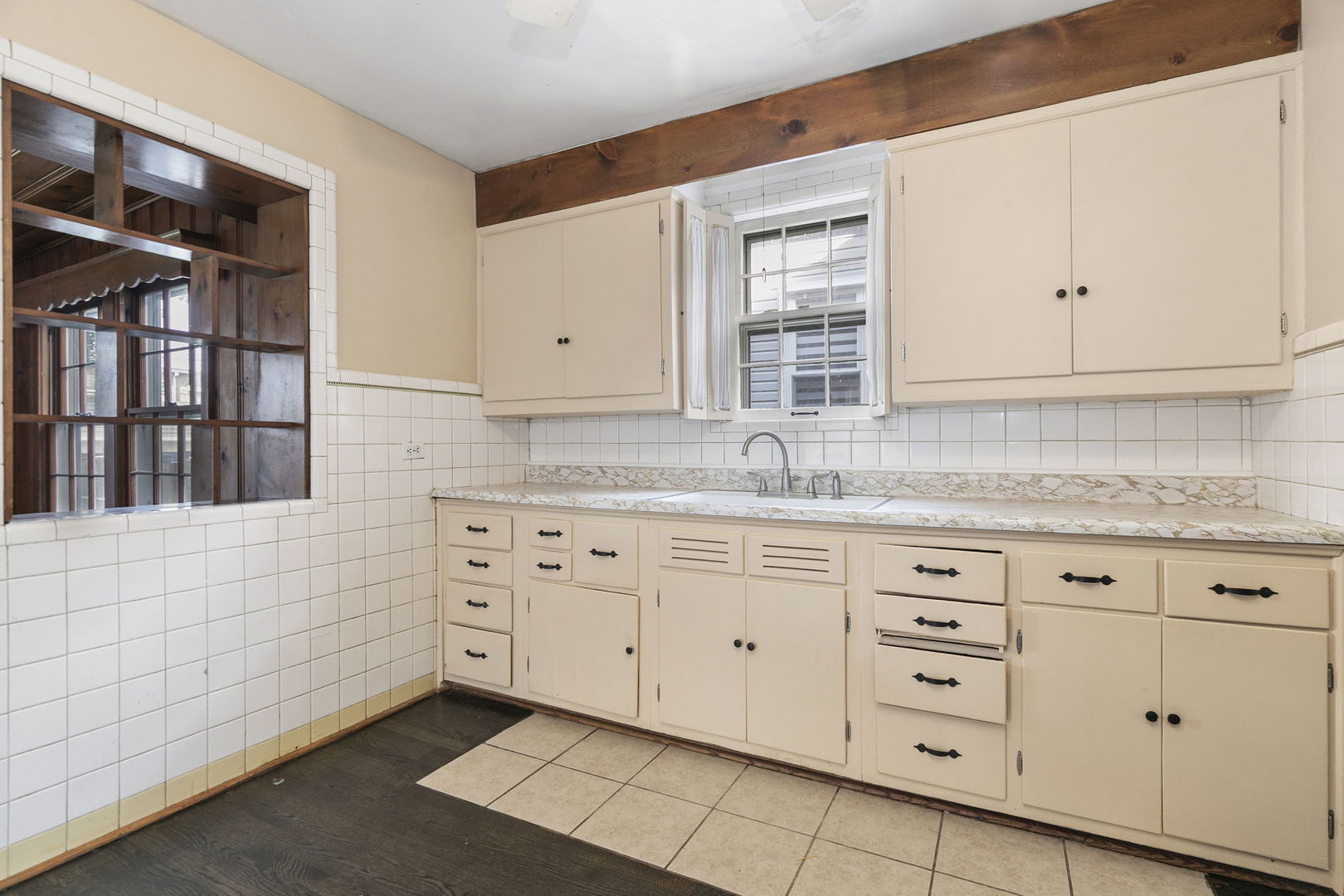 2930 N New England Avenue