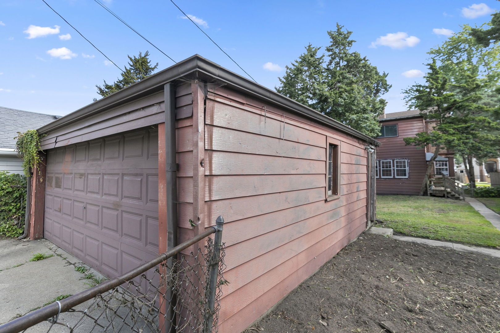 2930 N New England Avenue