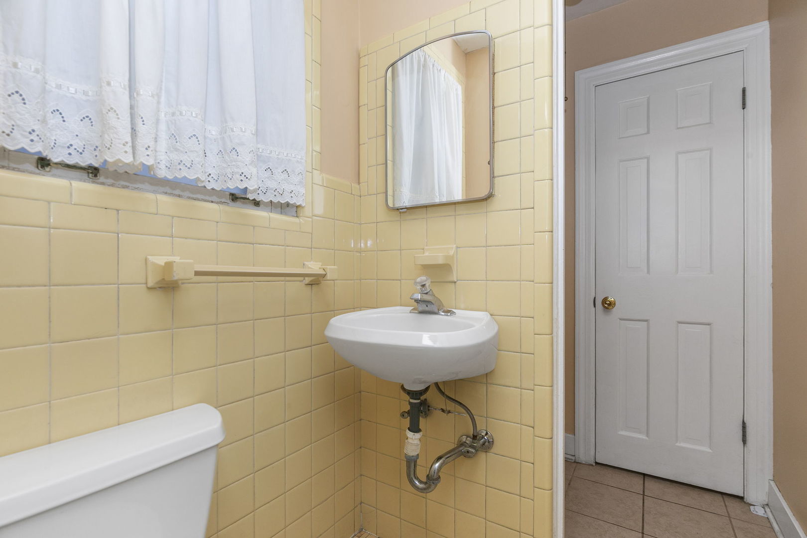 2930 N New England Avenue